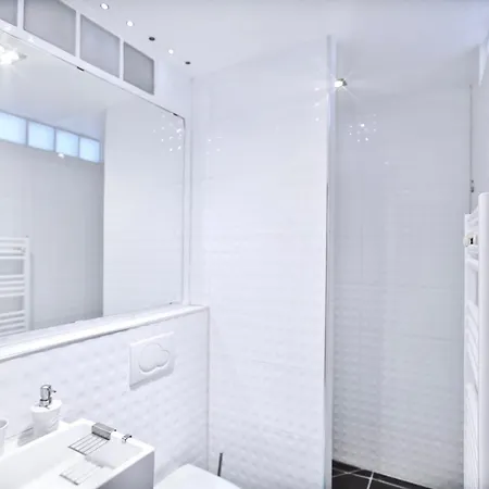 Apartment L'albigny - With Your Feet In The Water By